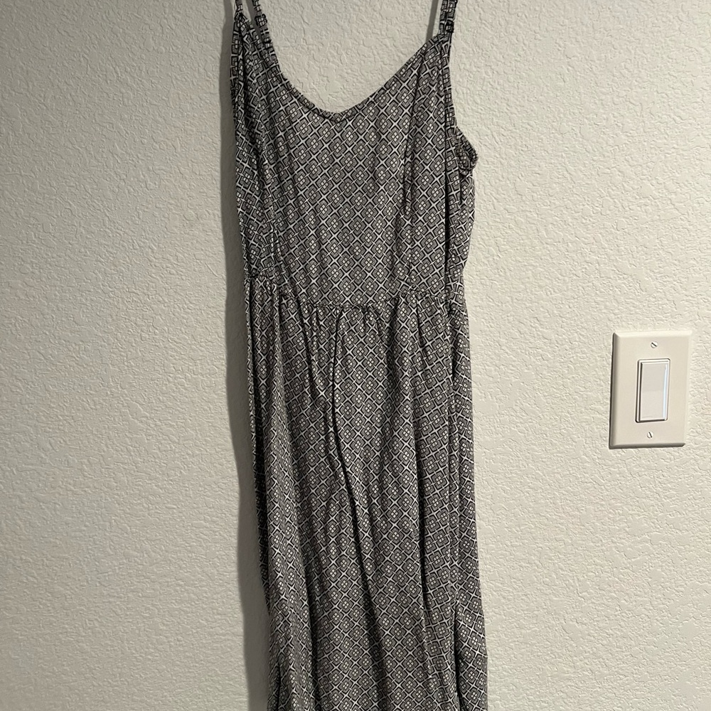 Black and white thin dress